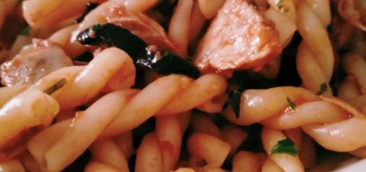 Trofie con tonno pomodoro e olive - La cucina di nonna Rita